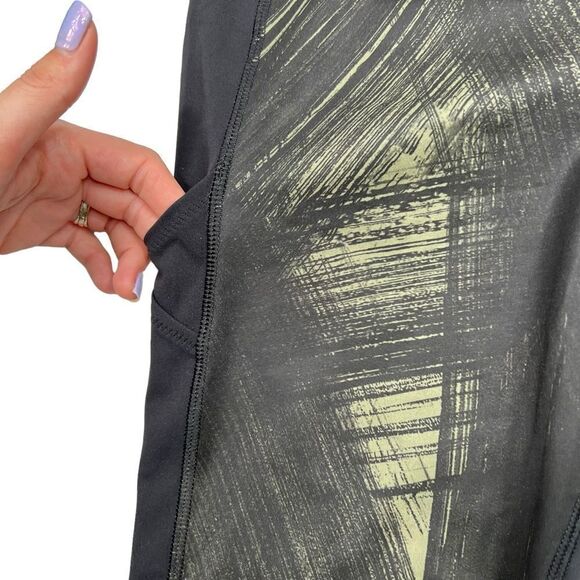 Lululemon Fresh Mesh Run Crop Wind Chill Fatigue Green Size 8 - Picture 6 of 9